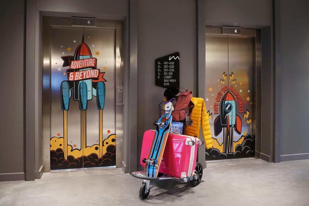 Hotel Moxy Slough Exterior foto